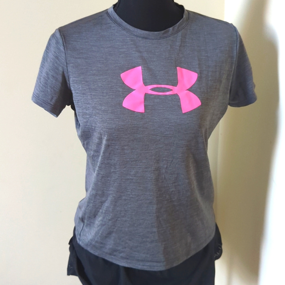 Grey and Pink Under Armor T-shirt‎ Sz YLG

A77